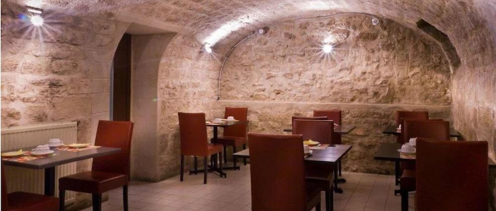 פריז Hotel Le Compostelle מראה חיצוני תמונה