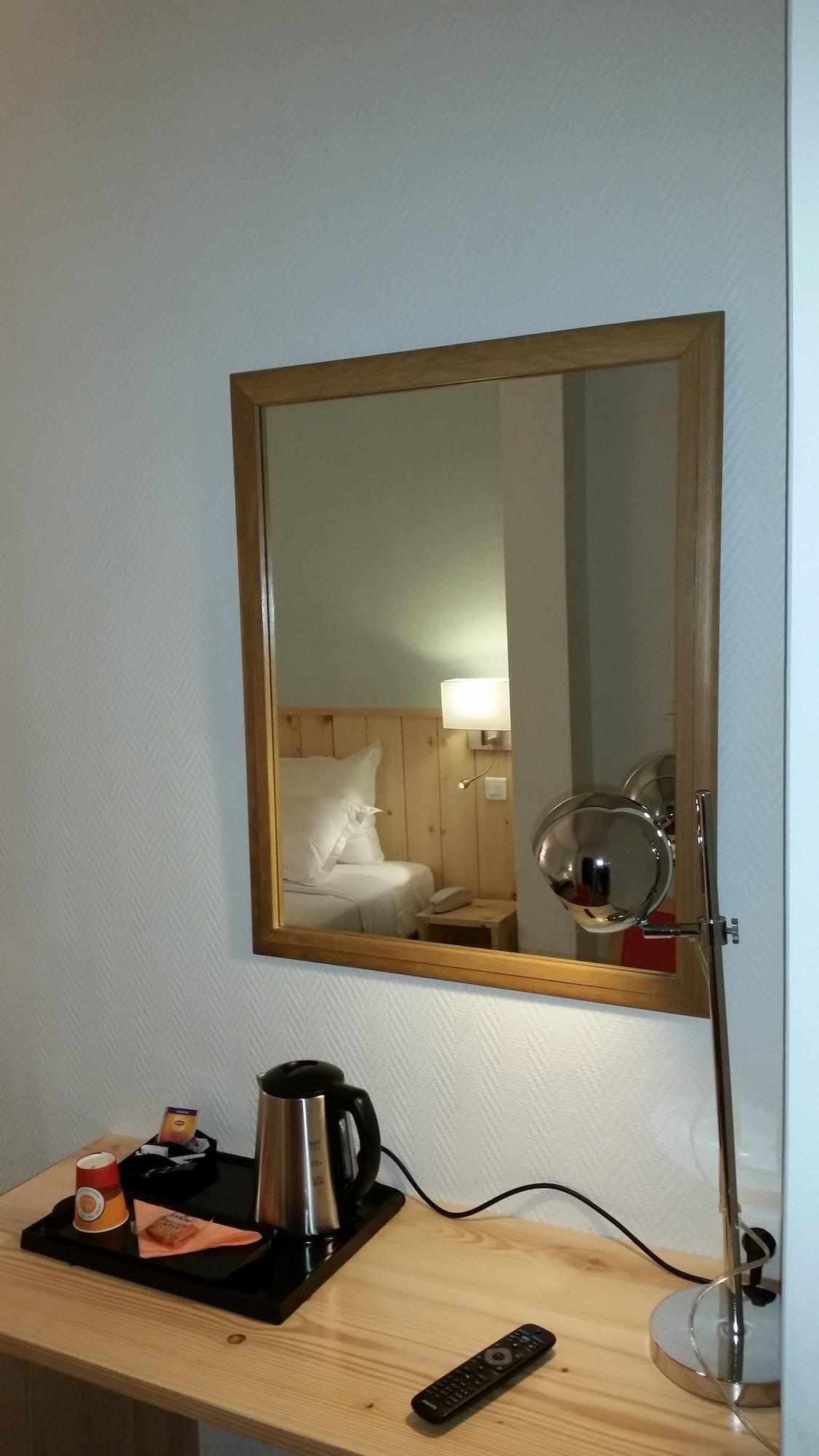 פריז Hotel Le Compostelle מראה חיצוני תמונה