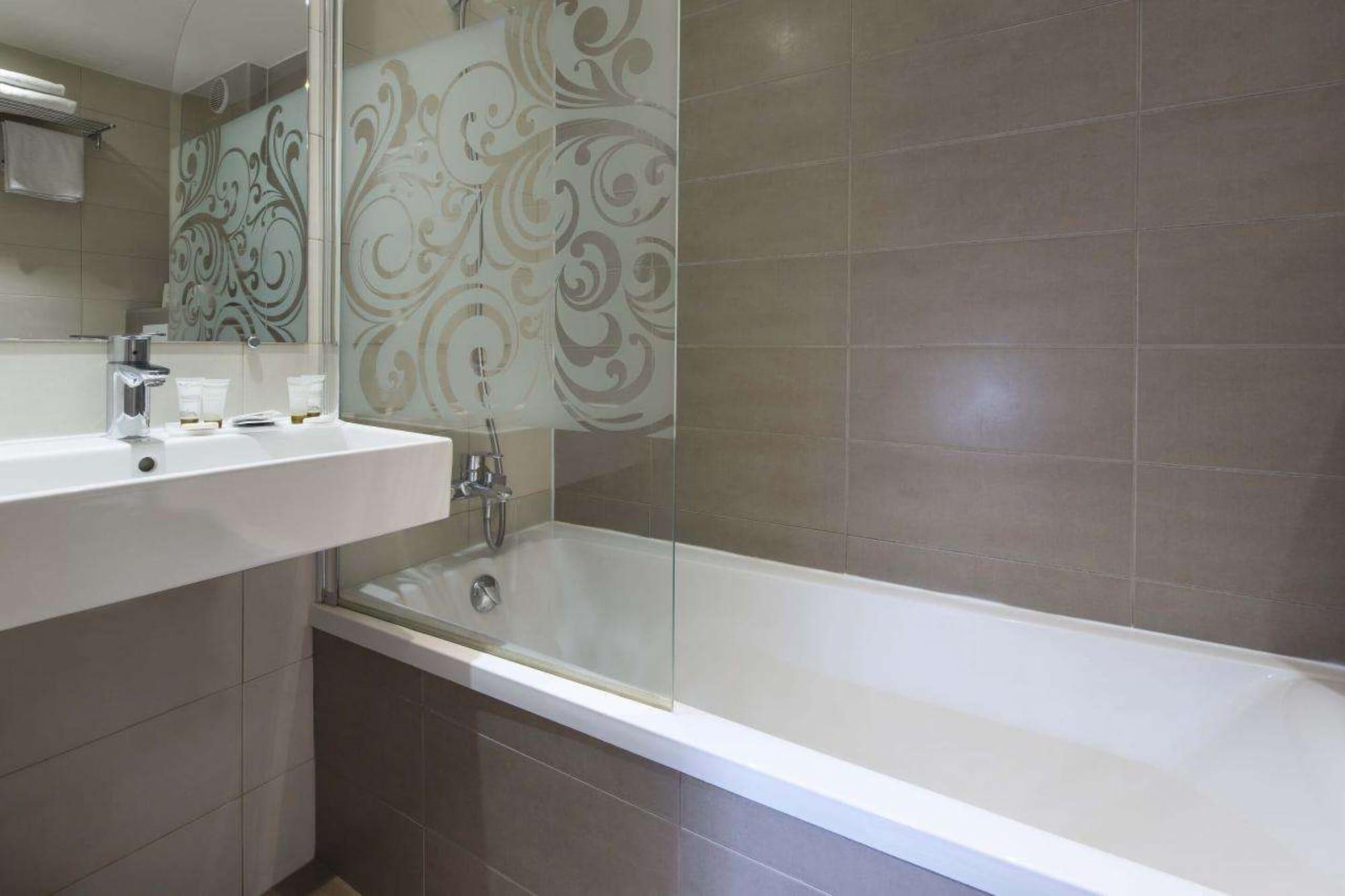 פריז Hotel Le Compostelle מראה חיצוני תמונה