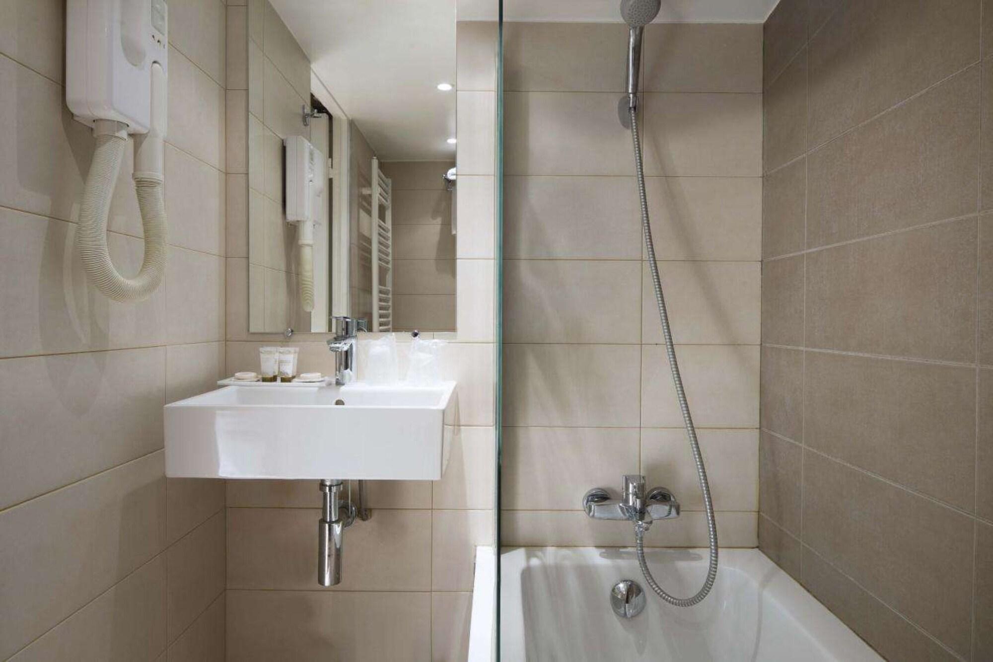 פריז Hotel Le Compostelle מראה חיצוני תמונה